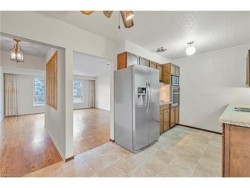 299 Bartley Bull Parkway, Brampton, ON - Indoor Photo Showing Kitchen