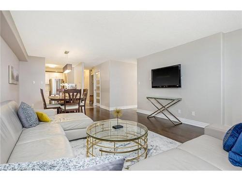 1202-81 Millside Drive, Milton, ON - Indoor Photo Showing Living Room