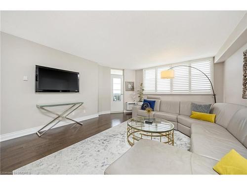 1202-81 Millside Drive, Milton, ON - Indoor Photo Showing Living Room