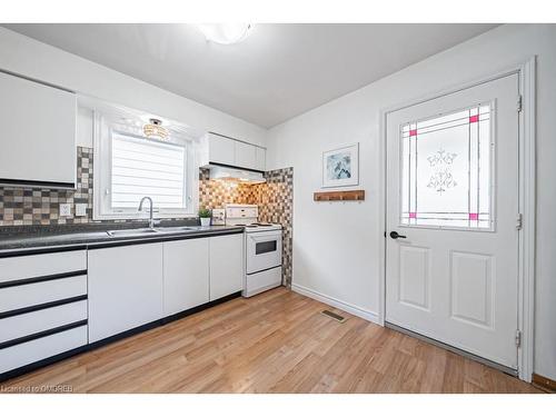 1089 Meredith Avenue, Mississauga, ON - Indoor Photo Showing Kitchen With Double Sink