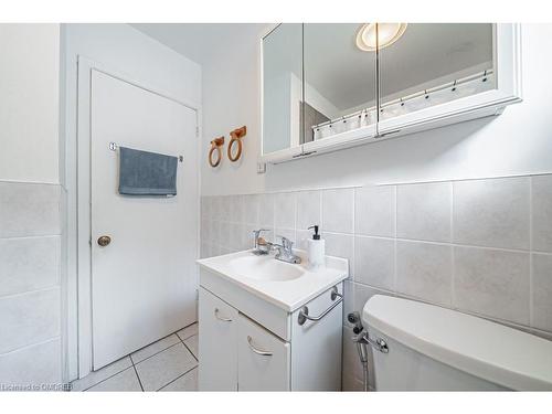 1089 Meredith Avenue, Mississauga, ON - Indoor Photo Showing Bathroom