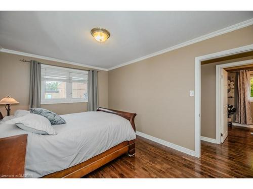 1298 Napier Crescent, Oakville, ON - Indoor Photo Showing Bedroom