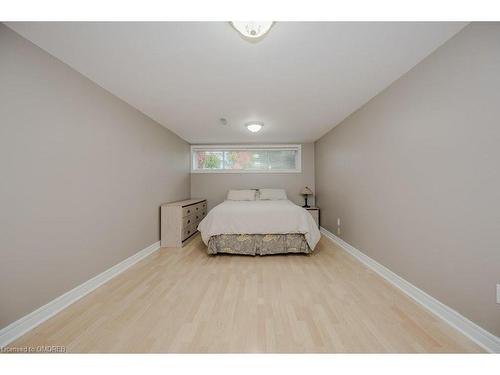 1298 Napier Crescent, Oakville, ON - Indoor Photo Showing Bedroom