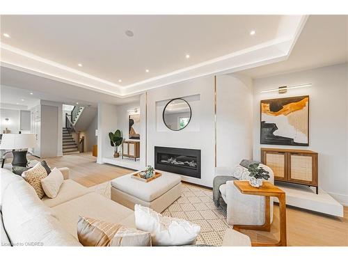 202 Queen Street W, Port Credit, ON - Indoor Photo Showing Living Room With Fireplace