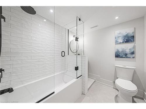 202 Queen Street W, Port Credit, ON - Indoor Photo Showing Bathroom