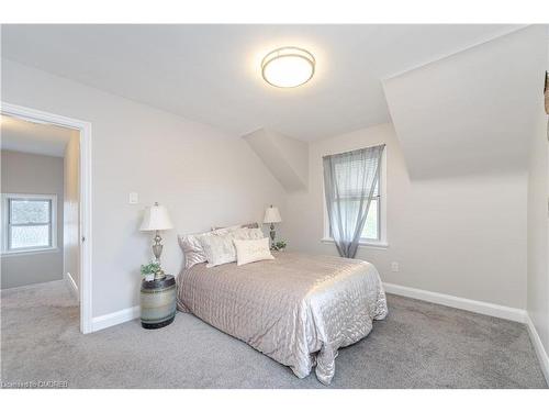 29 Princess Street, St. Catharines, ON - Indoor Photo Showing Bedroom