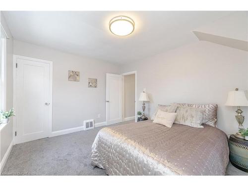 29 Princess Street, St. Catharines, ON - Indoor Photo Showing Bedroom