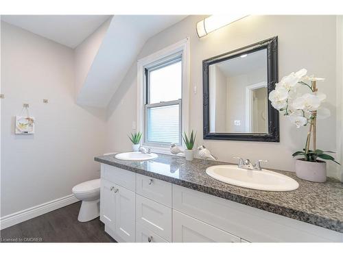 29 Princess Street, St. Catharines, ON - Indoor Photo Showing Bathroom