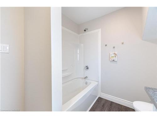 29 Princess Street, St. Catharines, ON - Indoor Photo Showing Bathroom