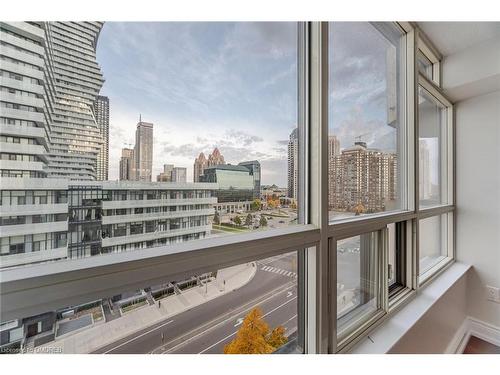 1004-400 Webb Drive, Mississauga, ON -  With Balcony