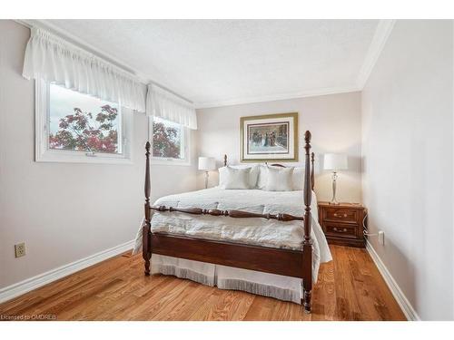 1278 Valerie Crescent, Oakville, ON - Indoor Photo Showing Bedroom