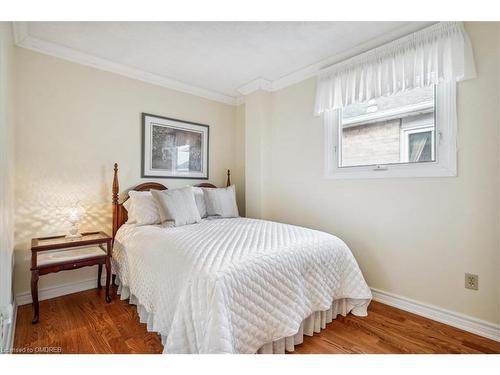 1278 Valerie Crescent, Oakville, ON - Indoor Photo Showing Bedroom