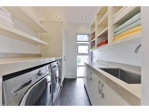 622 Kozel Court, Mississauga, ON - Indoor Photo Showing Laundry Room