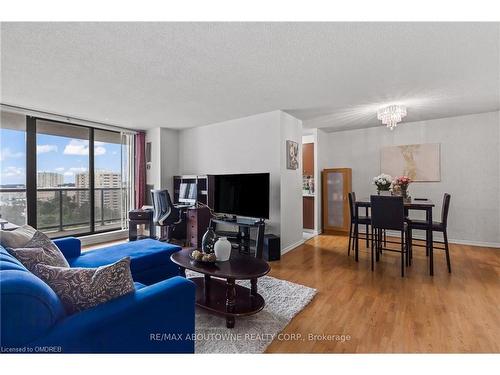 1104-17 Knightsbridge Road, Brampton, ON - Indoor Photo Showing Living Room