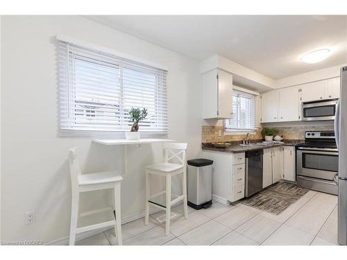 100-11 Harrisford Street, Hamilton, ON - Indoor Photo Showing Kitchen With Stainless Steel Kitchen