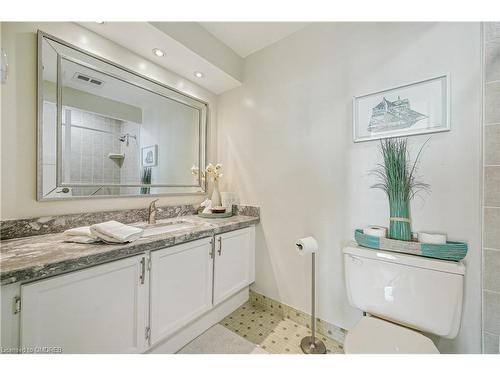 708-5250 Lakeshore Road, Burlington, ON - Indoor Photo Showing Bathroom