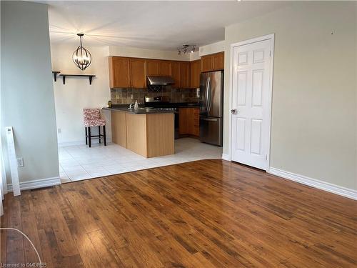 509 Collis Court, Milton, ON - Indoor Photo Showing Kitchen