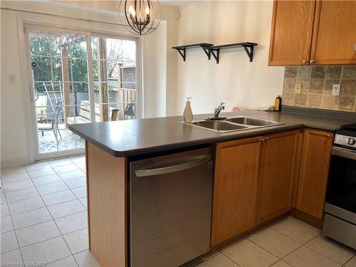 509 Collis Court, Milton, ON - Indoor Photo Showing Kitchen With Double Sink