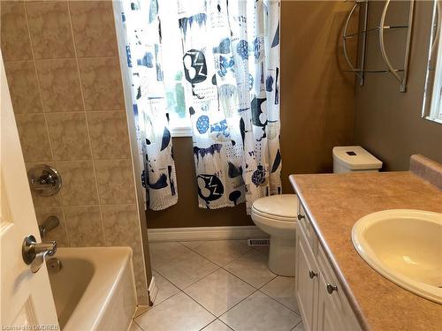 509 Collis Court, Milton, ON - Indoor Photo Showing Bathroom