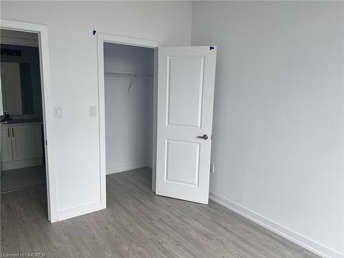 508-450 Dundas Street E, Waterdown, ON - Indoor Photo Showing Other Room