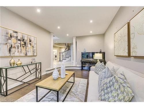 1245 Bowman Drive, Oakville, ON - Indoor Photo Showing Living Room