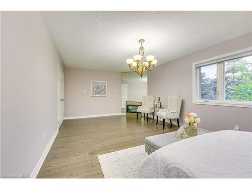 1245 Bowman Drive, Oakville, ON - Indoor Photo Showing Bedroom