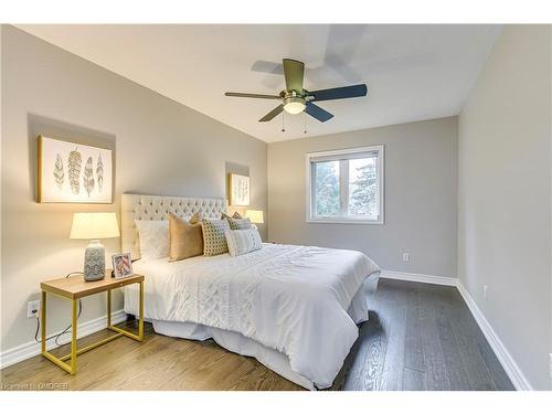 1245 Bowman Drive, Oakville, ON - Indoor Photo Showing Bedroom