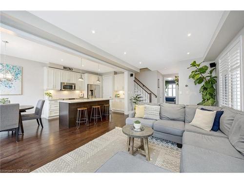 1166 Biason Circle, Milton, ON - Indoor Photo Showing Living Room