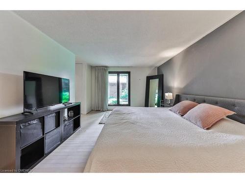 2225 Shardawn Mews, Mississauga, ON - Indoor Photo Showing Bedroom