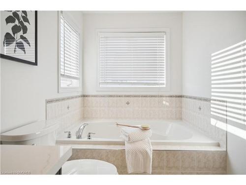 277 Landsborough Avenue, Milton, ON - Indoor Photo Showing Bathroom