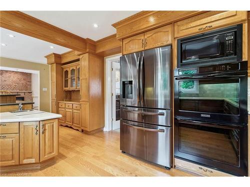 2008 Grenville Drive, Oakville, ON - Indoor Photo Showing Kitchen