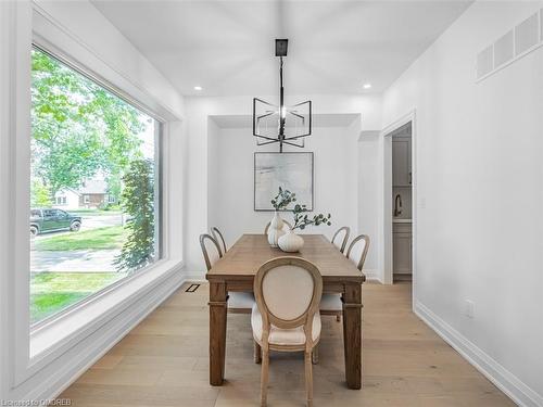 974 North Shore Boulevard W, Burlington, ON - Indoor Photo Showing Dining Room