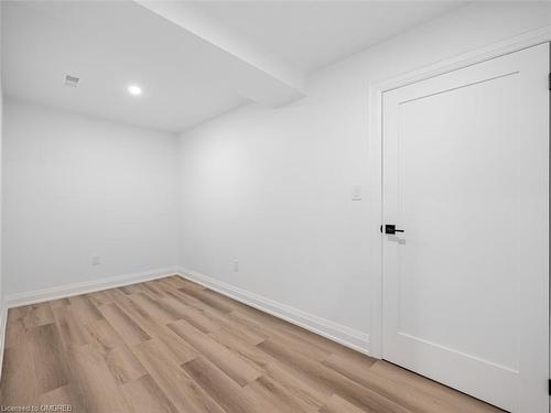 974 North Shore Boulevard W, Burlington, ON - Indoor Photo Showing Other Room