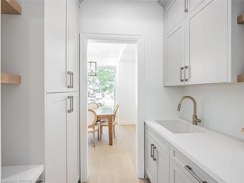 974 North Shore Boulevard W, Burlington, ON - Indoor Photo Showing Kitchen