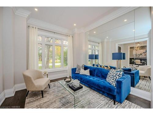 1325 Sheldon Avenue, Oakville, ON - Indoor Photo Showing Living Room