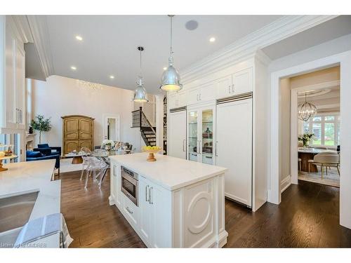 1325 Sheldon Avenue, Oakville, ON - Indoor Photo Showing Kitchen With Upgraded Kitchen