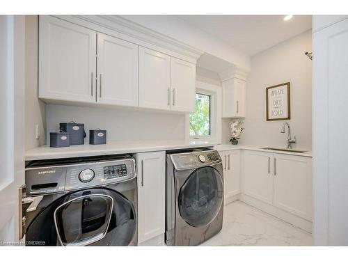 1325 Sheldon Avenue, Oakville, ON - Indoor Photo Showing Laundry Room