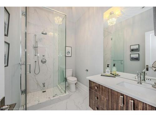 1325 Sheldon Avenue, Oakville, ON - Indoor Photo Showing Bathroom