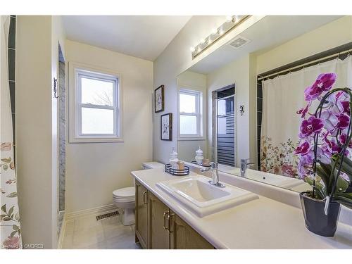 57 Niska Drive, Waterdown, ON - Indoor Photo Showing Bathroom