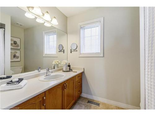 57 Niska Drive, Waterdown, ON - Indoor Photo Showing Bathroom