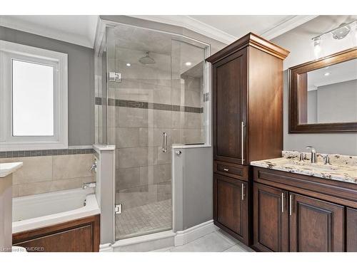 2873 Forest Road, Stratford, ON - Indoor Photo Showing Bathroom