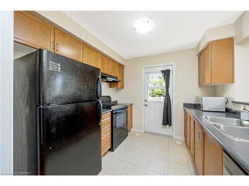 267 Prosser Circle, Milton, ON - Indoor Photo Showing Kitchen With Double Sink