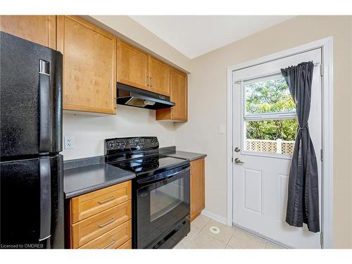 267 Prosser Circle, Milton, ON - Indoor Photo Showing Kitchen