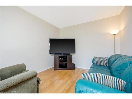 267 Prosser Circle, Milton, ON - Indoor Photo Showing Living Room