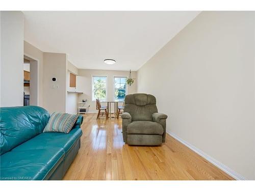 267 Prosser Circle, Milton, ON - Indoor Photo Showing Living Room