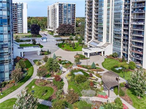 2102-2170 Marine Drive, Oakville, ON - Outdoor With Facade