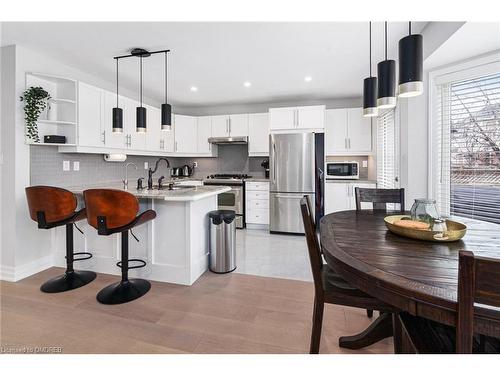 608 Brothers Crescent, Milton, ON - Indoor Photo Showing Kitchen