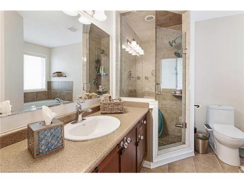 608 Brothers Crescent, Milton, ON - Indoor Photo Showing Bathroom