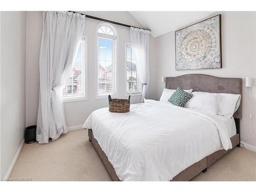 608 Brothers Crescent, Milton, ON - Indoor Photo Showing Bedroom