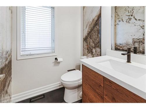 608 Brothers Crescent, Milton, ON - Indoor Photo Showing Bathroom